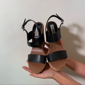 Steven Madden Black Estrela Sandal Size 7.%